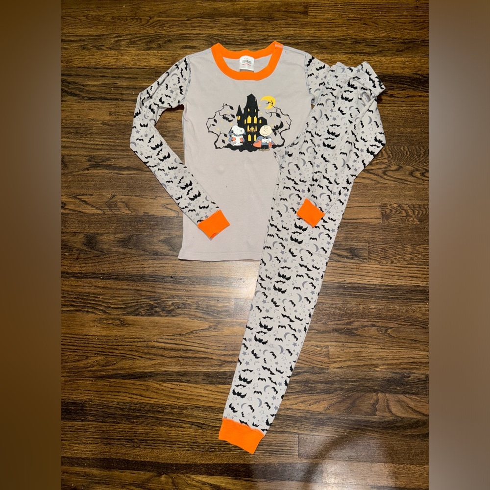 Snoopy Charlie Brown Peanuts Charlie Brown Halloween Pjs size 160/14
